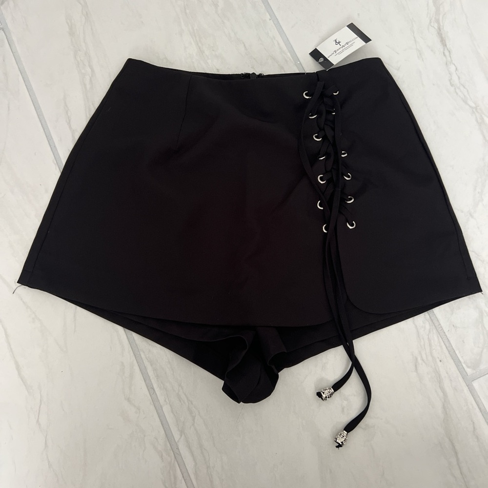 Black Skort